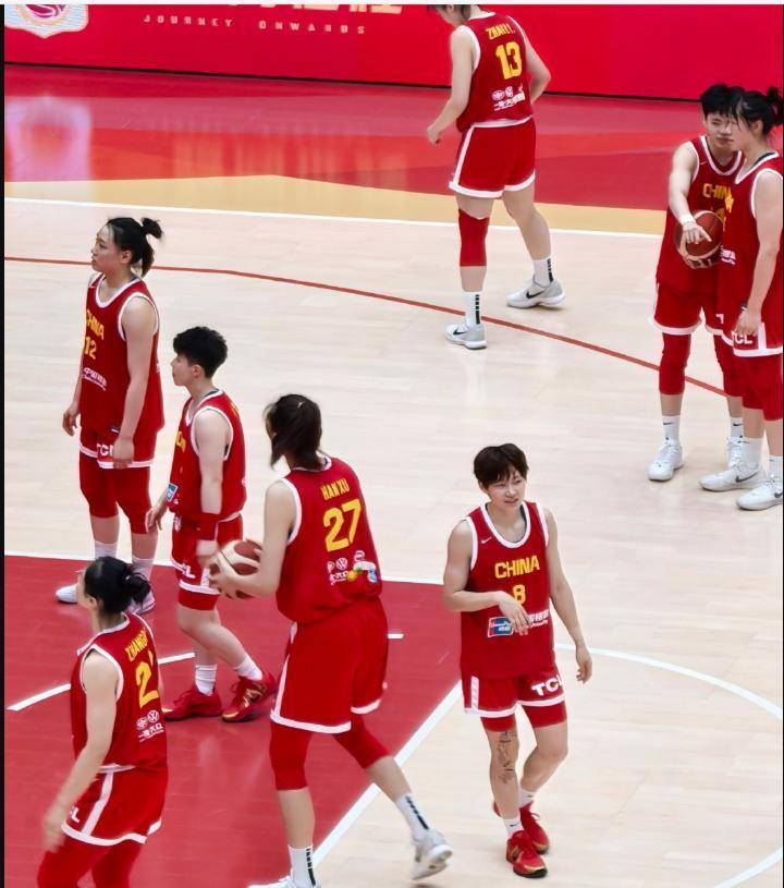 乐竞体育全站-热身赛中国女篮狂胜波黑队收获两连胜