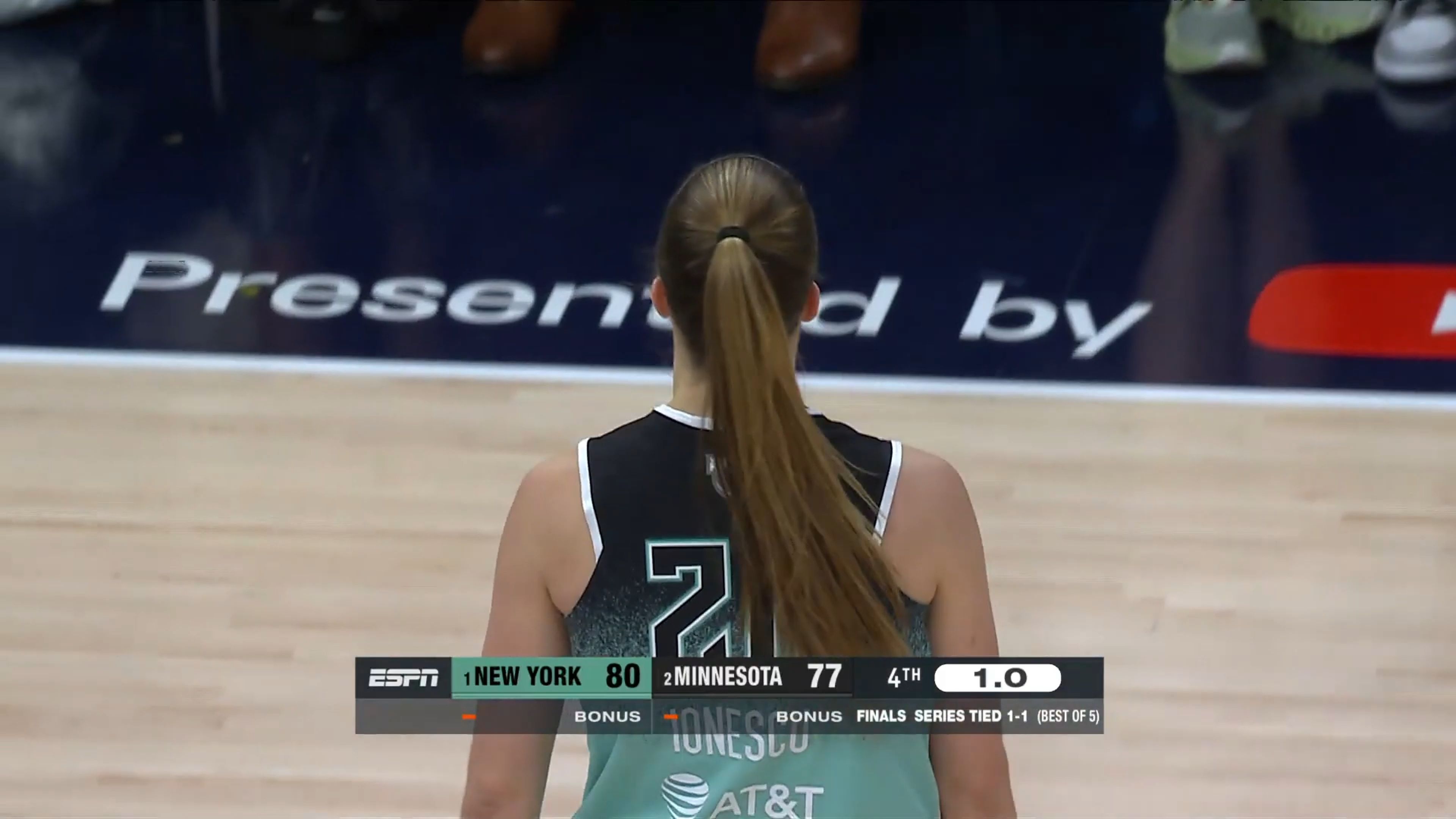乐竞体育全站-WNBA全明星分队:克拉克约内斯库同队主教练被交易的简单介绍